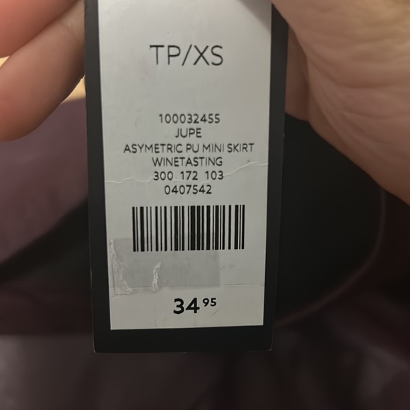 Dynamite asymmetrical PU mini skirt never worn - Picture 2 of 3